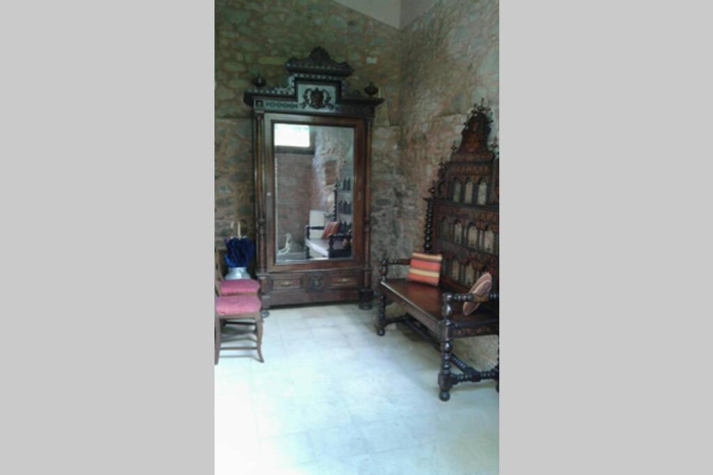 La Badenca. Masia Catalana Del S. XVII Riudaura Esterno foto