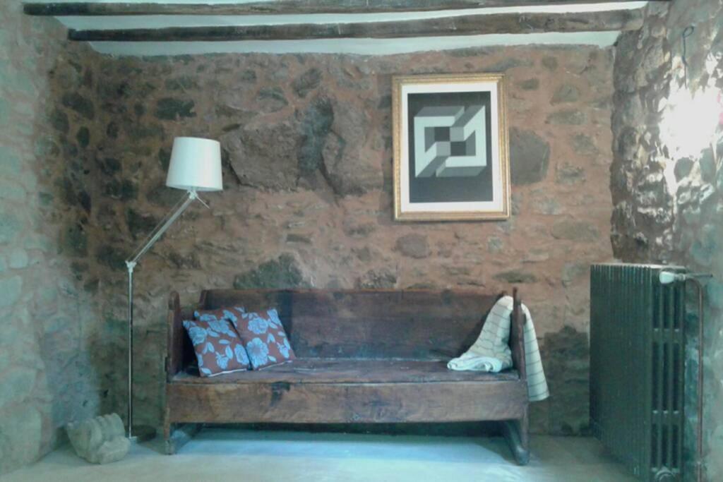 La Badenca. Masia Catalana Del S. XVII Riudaura Esterno foto