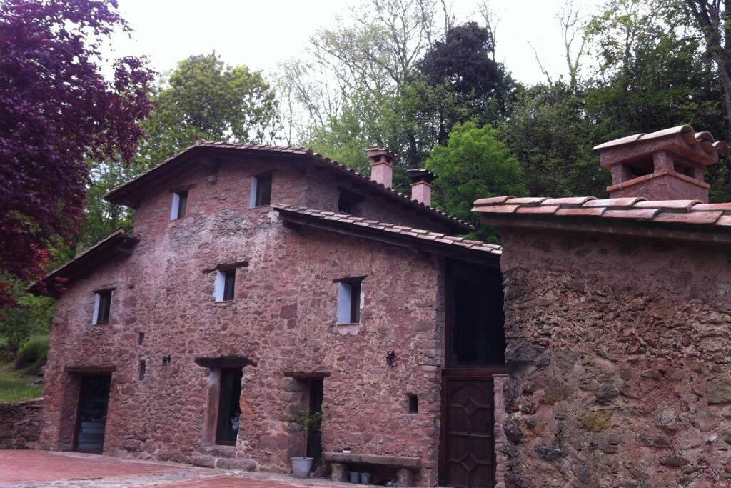 La Badenca. Masia Catalana Del S. XVII Riudaura Esterno foto